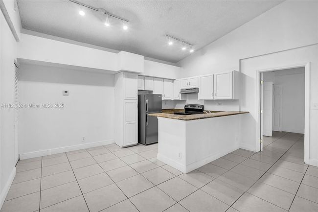 APT-20203 - 811 Lyons Rd, Condo with 2 bedrooms, 2 bathrooms and null parking in Coconut Creek FL | Image 4
