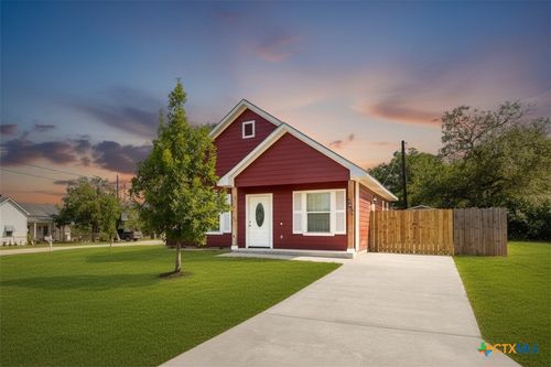 1628 Armstrong St, Luling, TX, 78648-2111 | Card Image