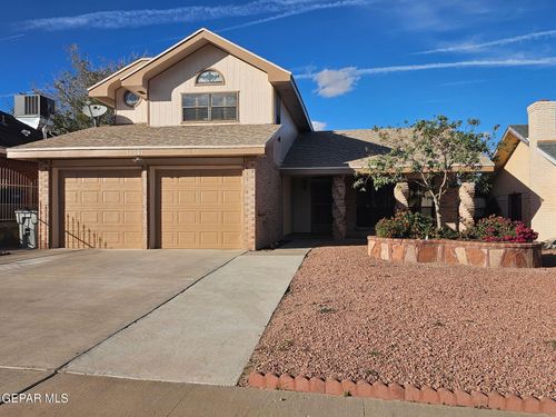 11741 Roger Chaffee Ln, El Paso, TX, 79936-5519 | Card Image