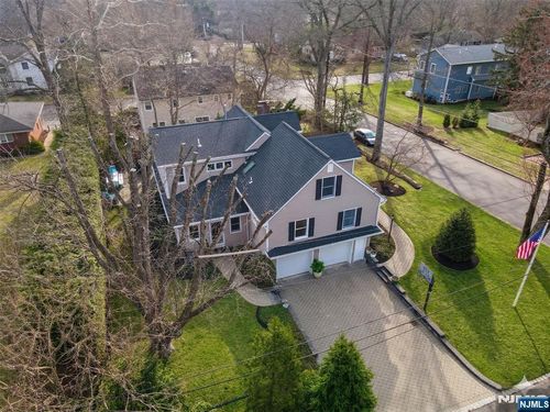 38 Madison Ave, Demarest, NJ, 07627-1422 | Card Image