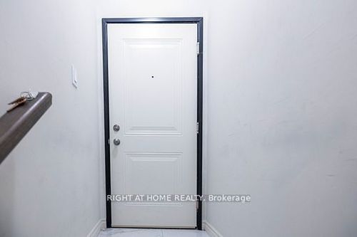 7a-164 Heiman St, Kitchener, ON, N2M0B8 | Card Image