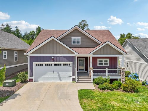 64 Leyland Cir, Hendersonville, NC, 28792-0432 | Card Image