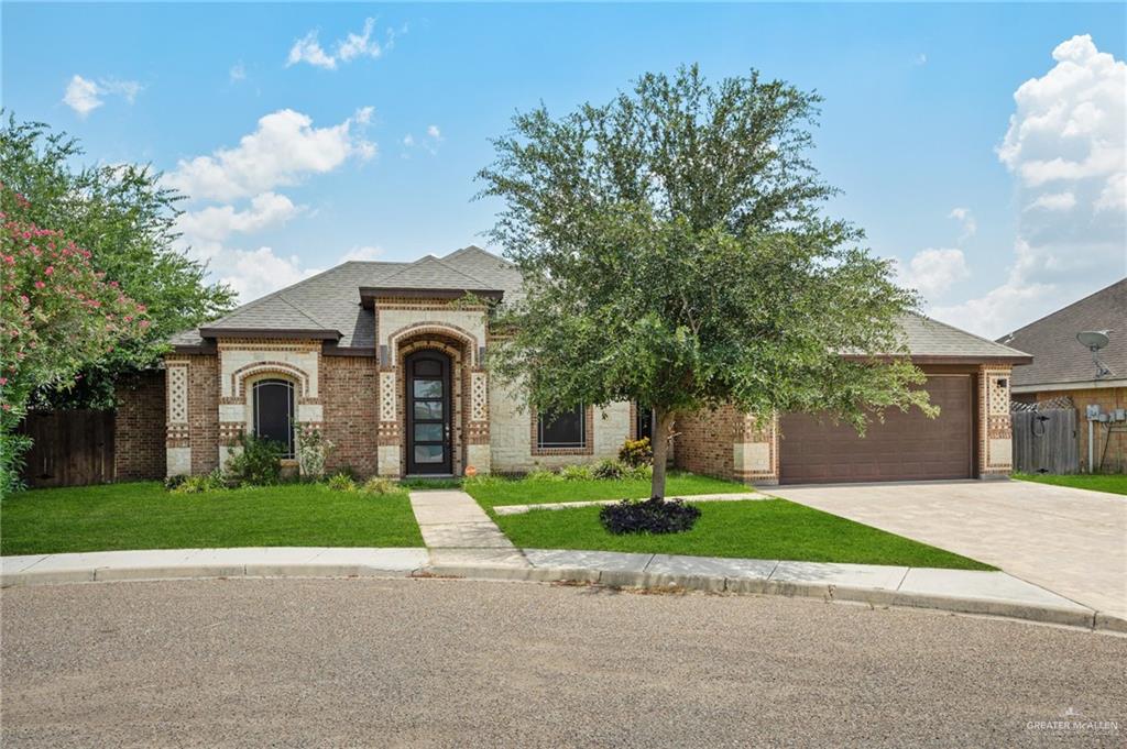 Laura Dr, Alamo, TX 78516