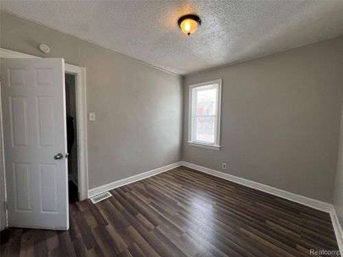 14828 Sussex St, Detroit, MI, 48227-2605 | Card Image