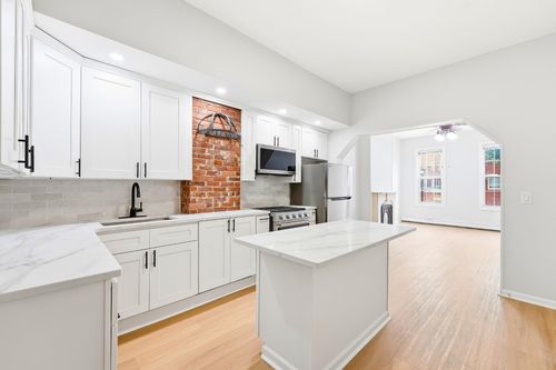 2-605 Bergenline Ave, Union City, NJ, 07087-5792 | Card Image