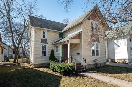 923 Beechwood Ave, Waukesha, WI, 53186-5251 | Card Image