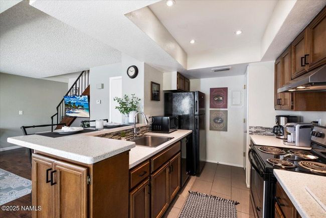 811 E Eugie Ave, Townhouse with 2 bedrooms, 2 bathrooms and null parking in Phoenix AZ | Image 12