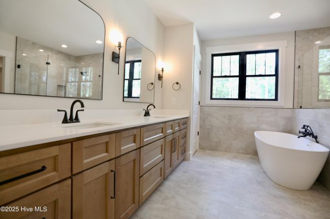 Wow factor primary bath! | Image 21