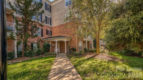 3246 Margellina Dr, Charlotte, NC, 28210-4086 | Card Image