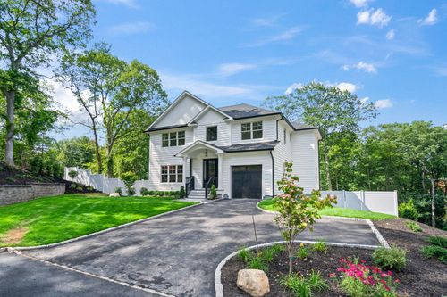 30 Middleville Rd, Northport, NY, 11768-2277 | Card Image