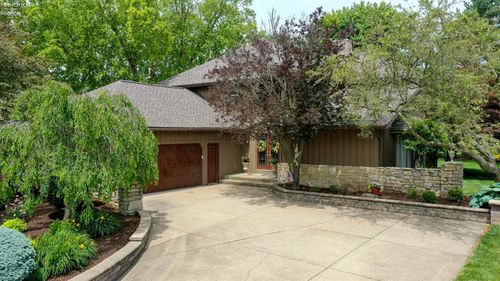 2307 Deerpath Dr, Sandusky, OH, 44870-6067 | Card Image