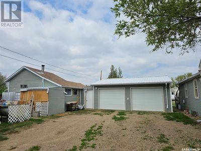 2303 Buick St, House other with 3 bedrooms, 2 bathrooms and null parking in Cadillac SK | Image 2