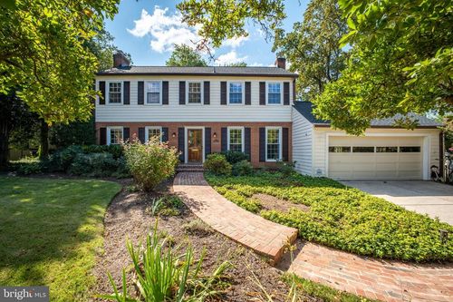 6224 Goodview St, BETHESDA, MD, 20817-6102 | Card Image