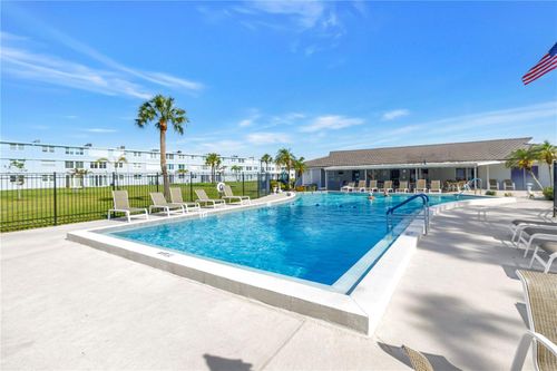 320-4715 Bay St Ne, ST PETERSBURG, FL, 33703-4025 | Card Image