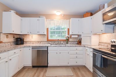 115 Se Main Street, House other with 4 bedrooms, 2 bathrooms and 8 parking in Douglas MA | Image 3