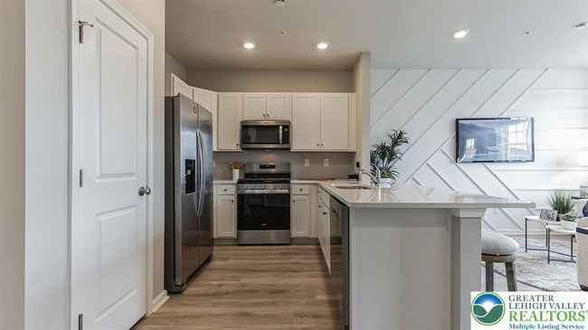 1203 Susan Cir, Townhouse with 3 bedrooms, 3 bathrooms and null parking in Breinigsville PA | Image 10
