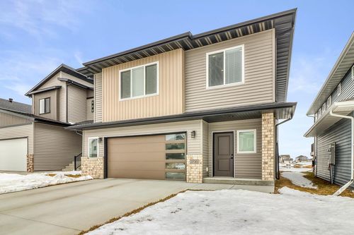 2730 12th St W, West Fargo, ND, 58078-4846 | Card Image