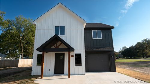 116 E 7th St, Beggs, OK, 74421 | Card Image