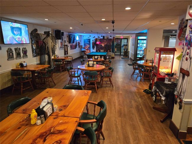 Chippers Restaraunt And Bar | Image 14