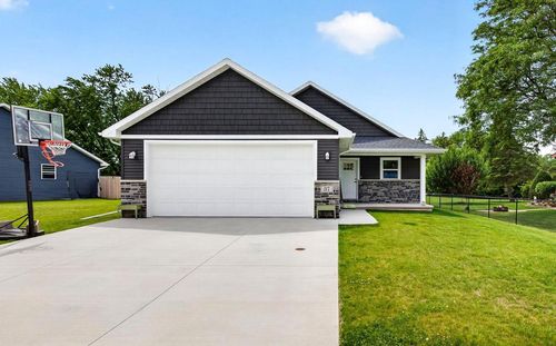 37 Ash Grove Place, KAUKAUNA, WI, 54130 | Card Image