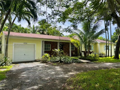 5729 Sw 60th Ave, South Miami, FL, 33143-2233 | Card Image