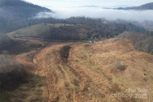 385 Fork Mountain Rd, Bakersville, NC, 28705-7738 | Card Image