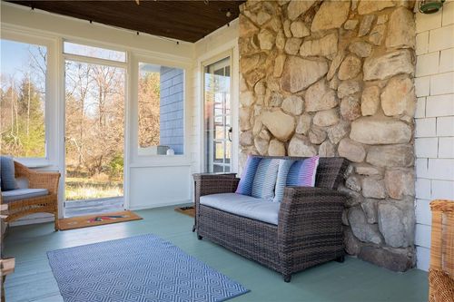 374 Cragsmoor Road Wawarsing, Cragsmoor, NY, 12420 | Card Image