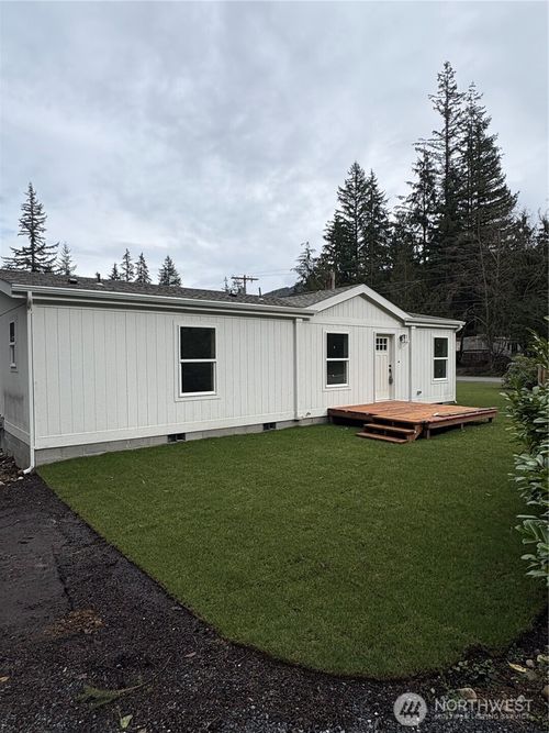 6184 Azure Way, Maple Falls, WA, 98266-8213 | Card Image