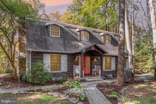 1327 Baltimore Rd, Shippensburg, PA, 17257-9421 | Card Image