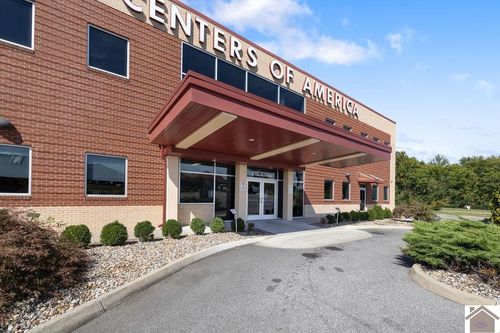 67 Lakeview Dr, Paducah, KY, 42001-5619 | Card Image