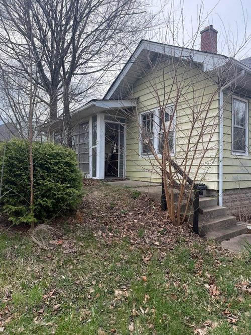 10802 W York House Rd, Beach Park, IL, 60087-2305 | Card Image