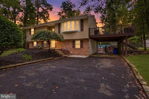 74 Midway Ave, LANGHORNE, PA, 19047-5828 | Card Image