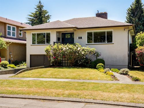 2021 Byron St, Oak Bay, BC, V8R1L8 | Card Image