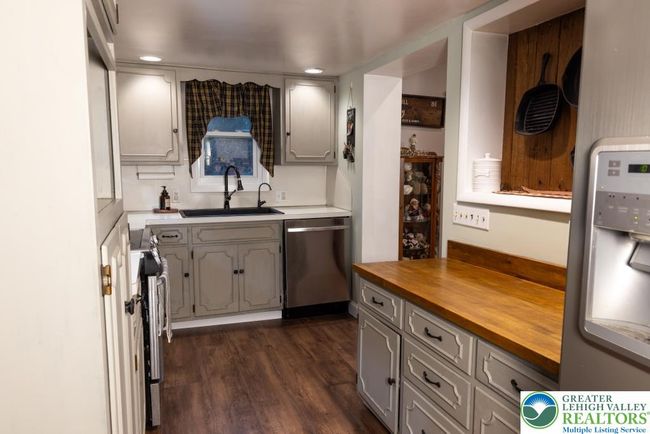 2211 Honeysuckle Rd, House other with 3 bedrooms, 2 bathrooms and null parking in Allentown PA | Image 9
