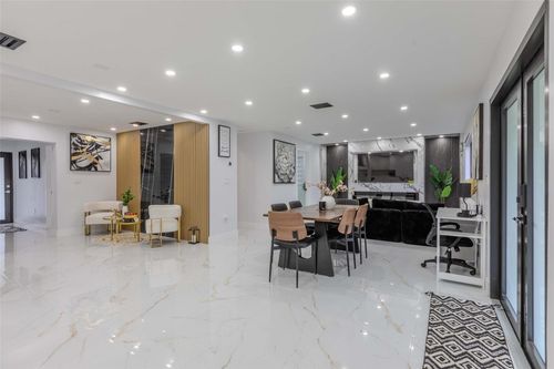 2633 Taft St, Hollywood, FL, 33020-2946 | Card Image