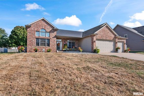 120 Heatherstone Dr, Chatham, IL, 62629-8690 | Card Image