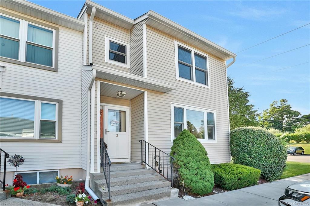 Yorkshire Ct, Nanuet, NY 10954