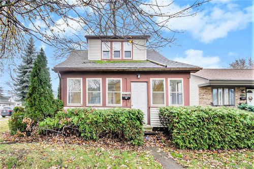 21716 Lakeview St, Saint Clair Shores, MI, 48080-4052 | Card Image