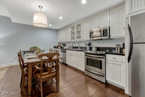 204-300 Base Camp Cir, Granby, CO, 80446-5691 | Card Image