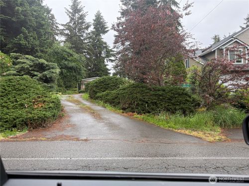 20104 75th Ave Ne, Kenmore, WA, 98028-2012 | Card Image