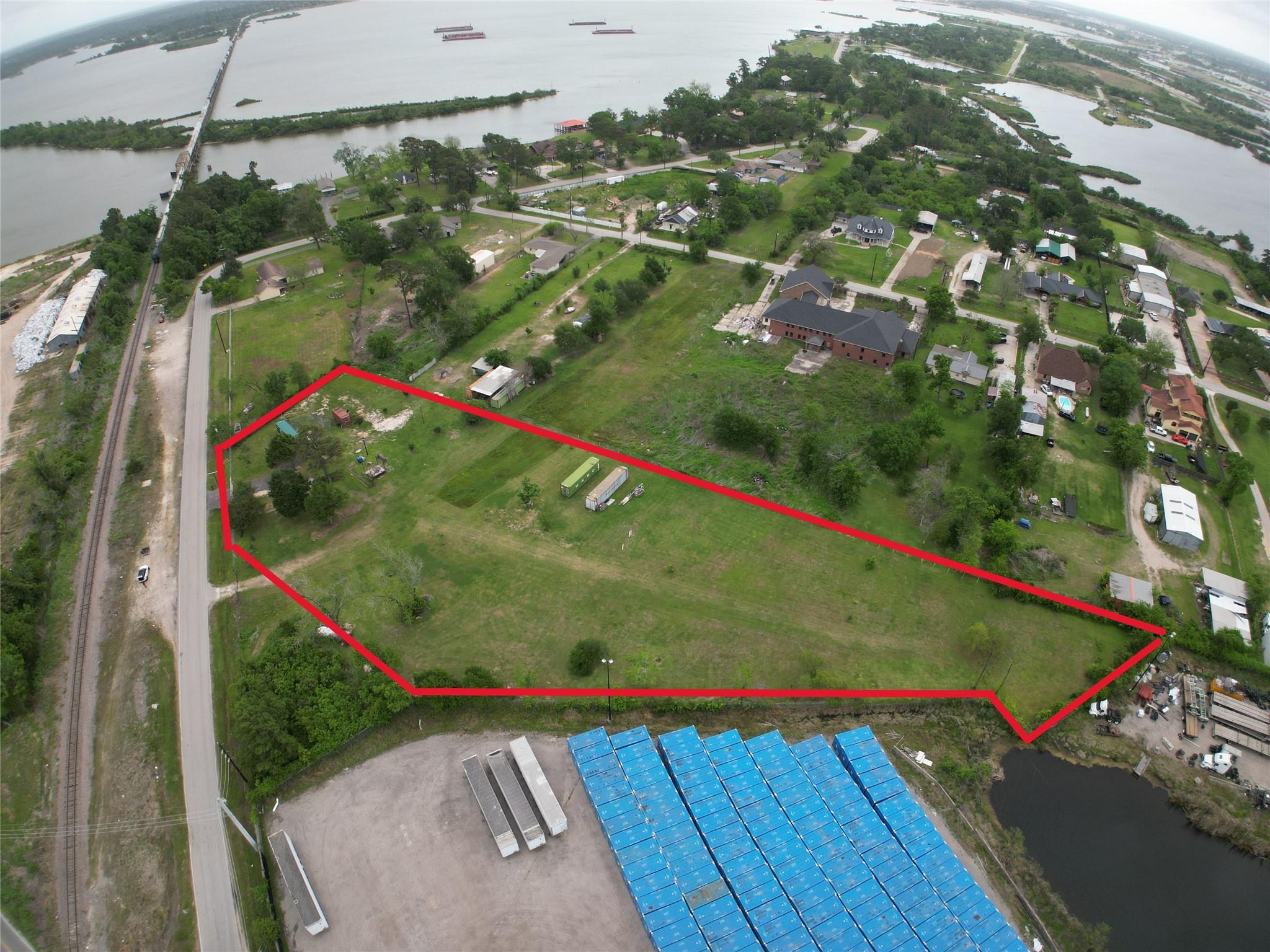Land in Channelview