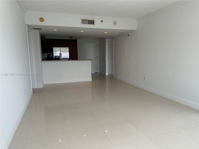 APT-1706N - 2641 N Flamingo Rd, Condo with 2 bedrooms, 2 bathrooms and null parking in Plantation FL | Image 8