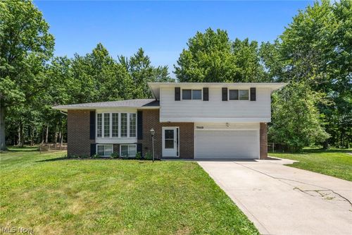 7840 Hoover Ct, Mentor, OH, 44060-4824 | Card Image