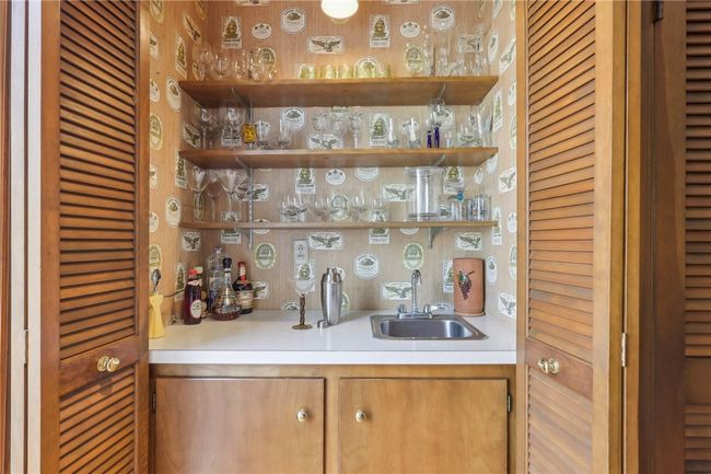 Wet Bar | Image 15