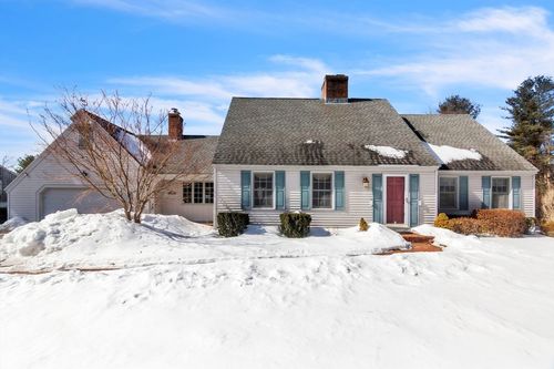 83 New State Rd, Montgomery, MA, 01085-9534 | Card Image