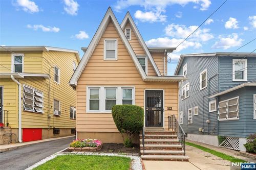 121 Scofield St, Newark, NJ, 07106-3620 | Card Image