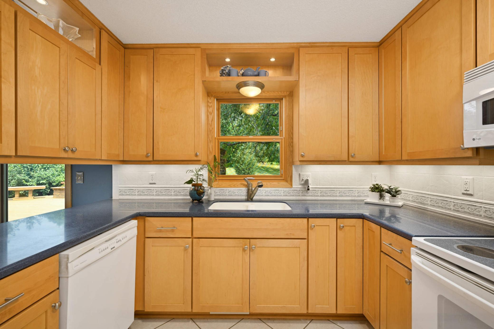 Oxbow Dr, Eden Prairie, MN 55347