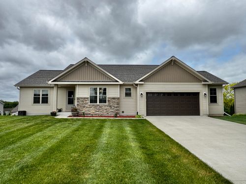411 Rosewood Ct, LAKE MILLS, WI, 53551-1995 | Card Image