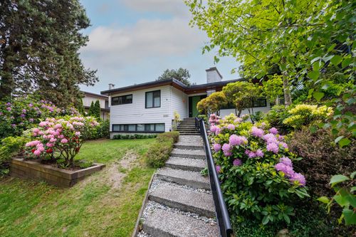 2220 W 32nd Avenue, Vancouver, BC, V6L2B2 | Card Image