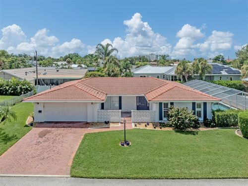 12 Gulf Manor Dr, Venice, FL, 34285-2715 | Card Image